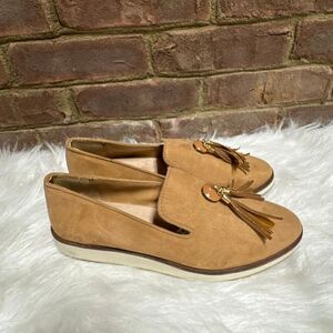 Lindsay Phillips Women’s Dayna Tan Loafer Size 9